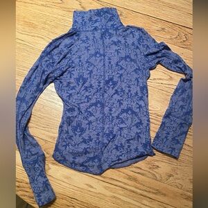 Small Free People long sleeve turtleneck blue paisley